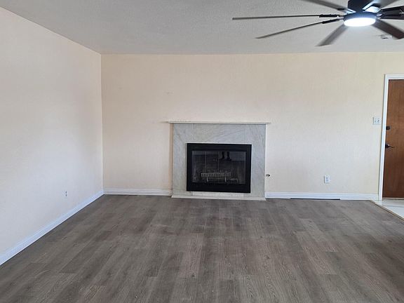 5th image of 1482 E Walnut Avenue