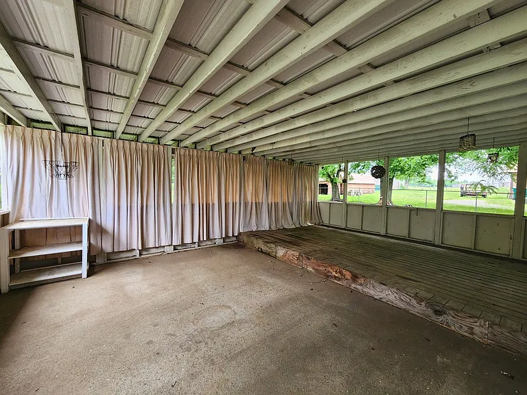 702 Meade Dr — Photo 13