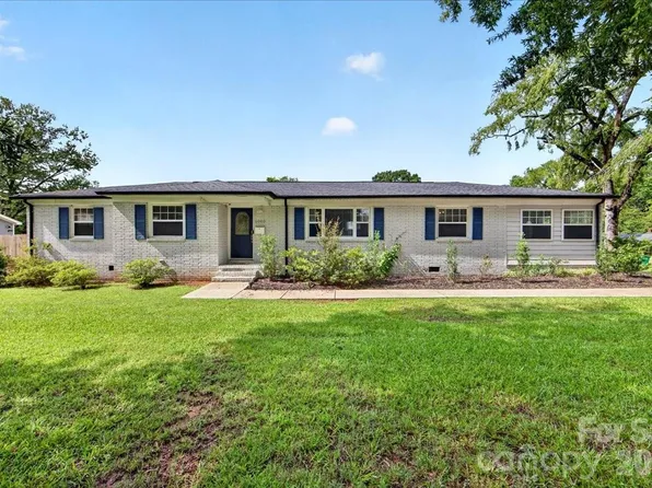 8000 Lawyers Rd, Charlotte, NC 28227