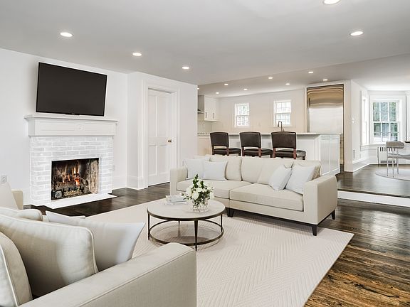 7 Highland Park Place