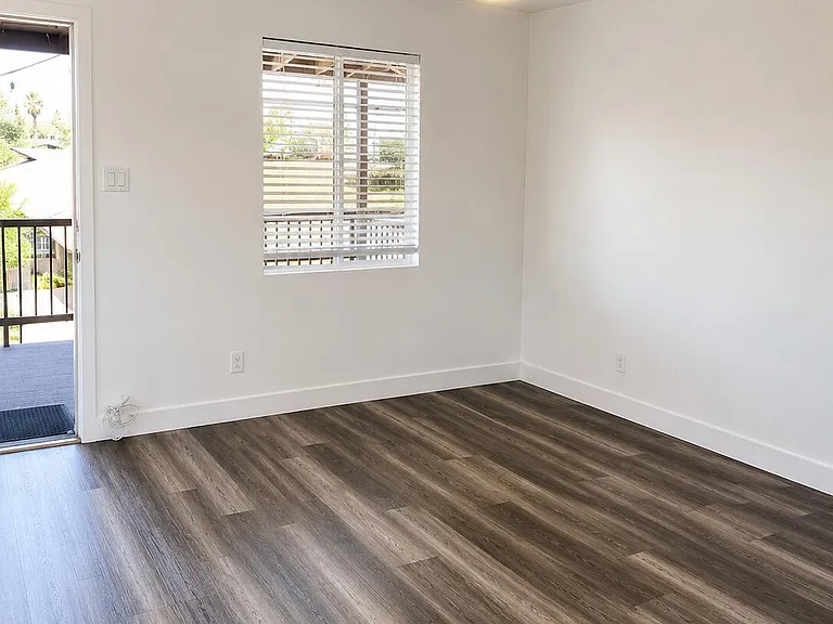 746 W Turney Ave #8 — Photo 5