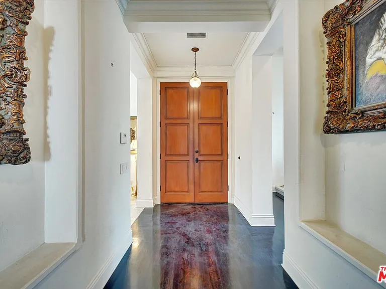5805 Foxview Dr — Photo 10