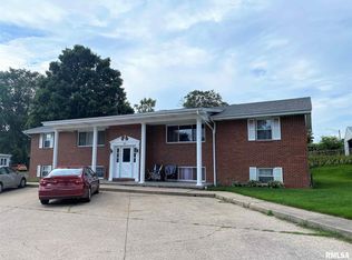 119 Burton St, Washington, IL 61571