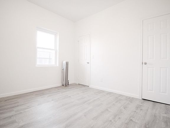 4th image of 1415 W 112th St APT 15