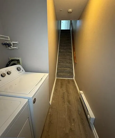 2459 Wentworth Dr — Photo 16