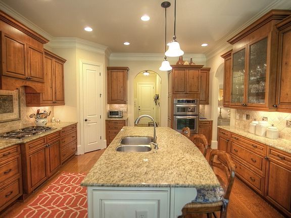 4th image of 230 Wisteria Cir