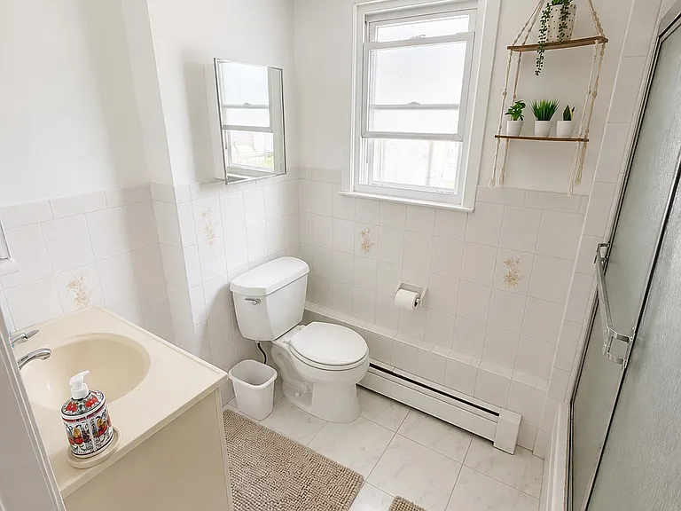 272 Davenport St #1 — Photo 7