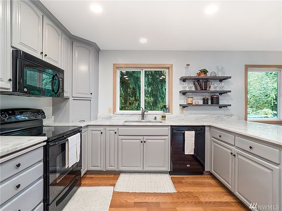 3rd image of 22212 Locust Way