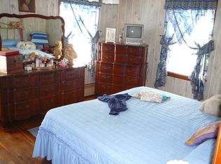 1073 W Shore Rd, Warwick, RI 02889