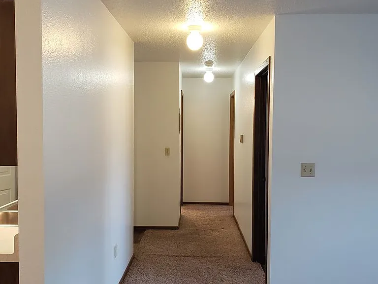 BK-Prairie Home Apartment — Photo 4