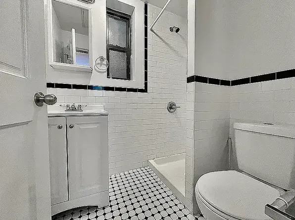 1624 Amsterdam Avenue image 7 of 8