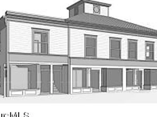 27 Housatonic St, Lenox, MA 01240