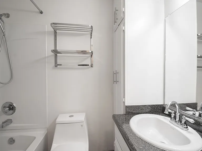 227 Strand St — Photo 9