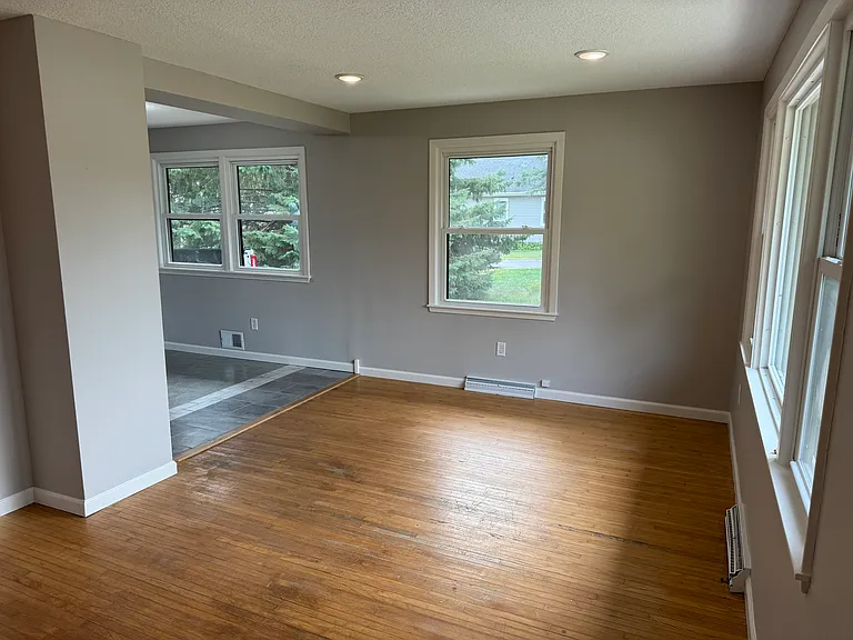 179 Grandview Ave W — Photo 10