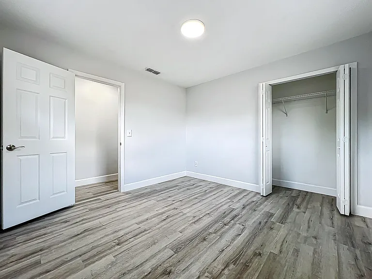 3230 Caulfield St — Photo 11
