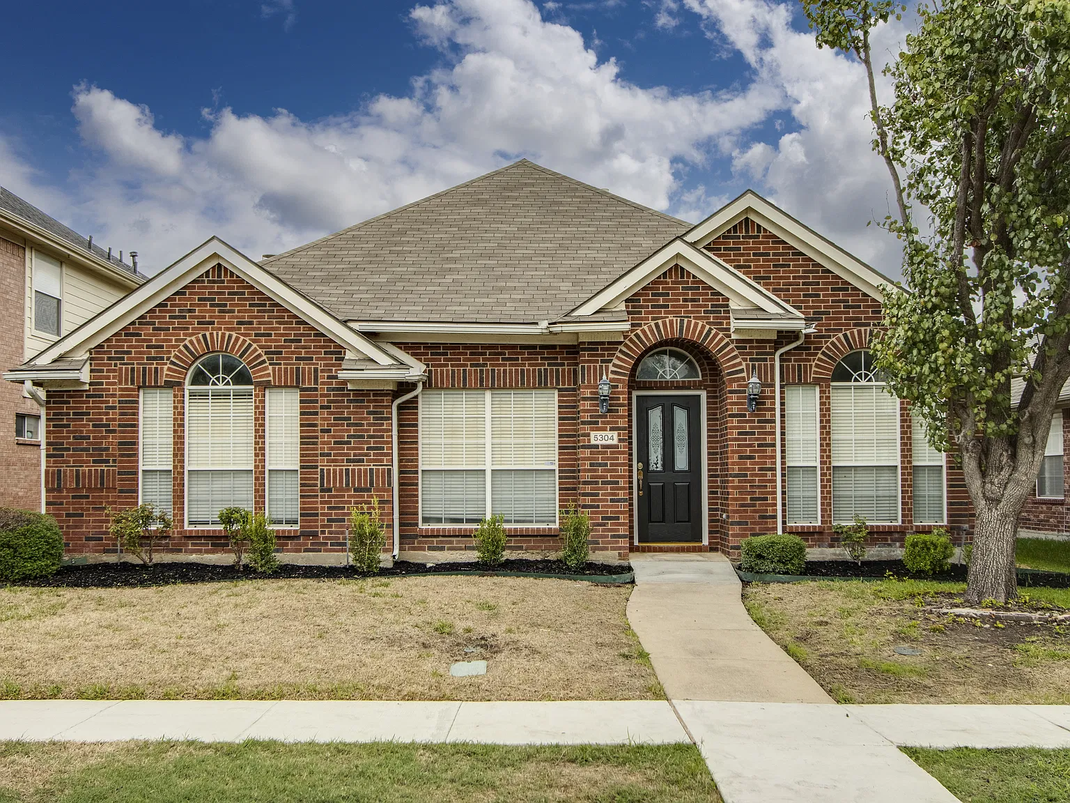 3 bed, 1831 sqft, $2,350 — Photo 1