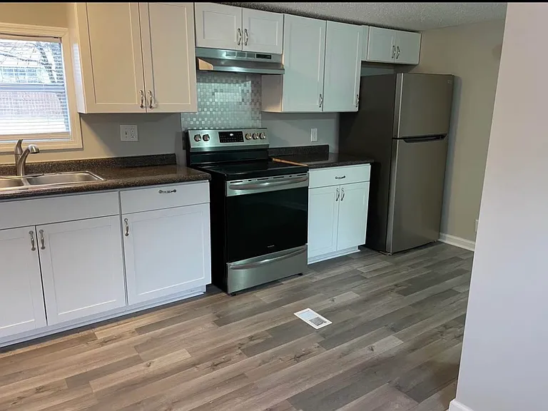1351 Lone Oak Rd #1 — Photo 1