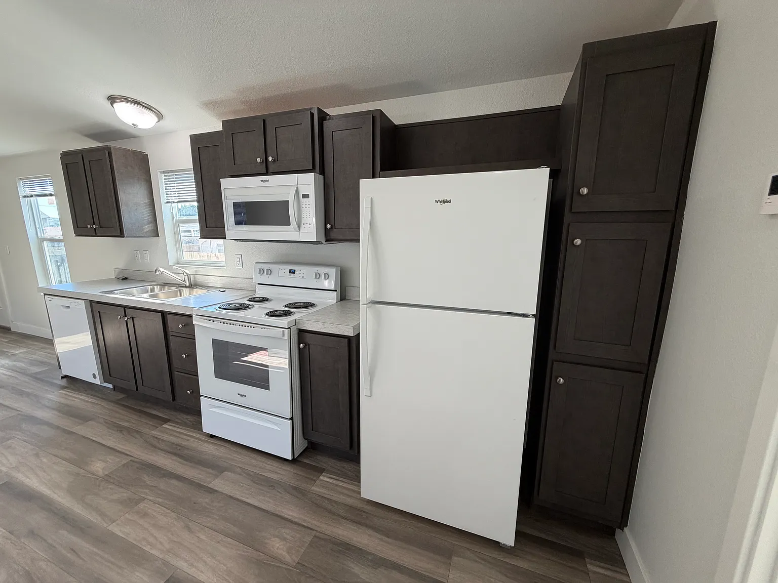 2 bed, 600 sqft, $2,975 — Photo 4