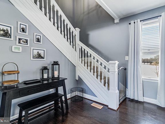 4th image of 1955 Lowery Rd