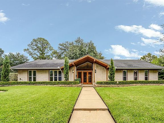 2nd image of 1414 Antigua Ln