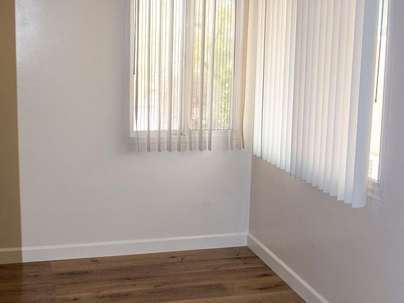 Breakfast nook/Dinning area