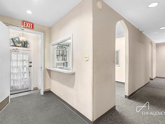 2nd image of 142 E 71st St #1-A