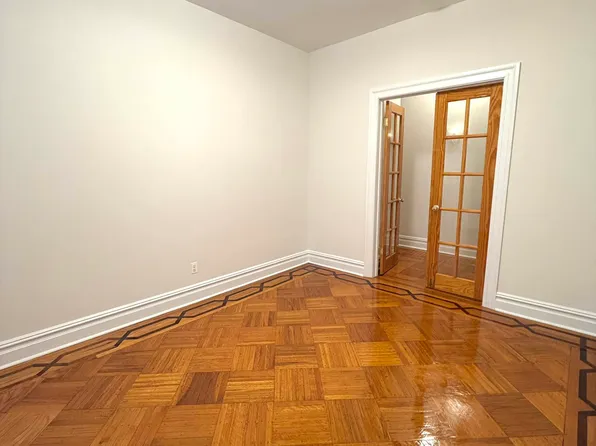 315 8th Avenue image 7 of 14