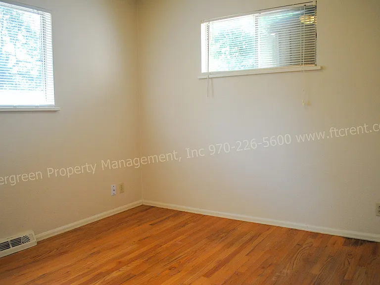 1228 Southridge Dr — Photo 10