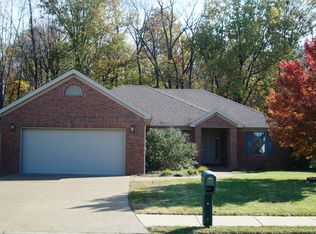 4794 Lincoln Pointe Dr, Newburgh, IN 47630