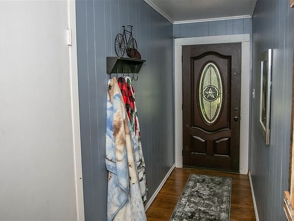 3rd image of 200 Holly Dr