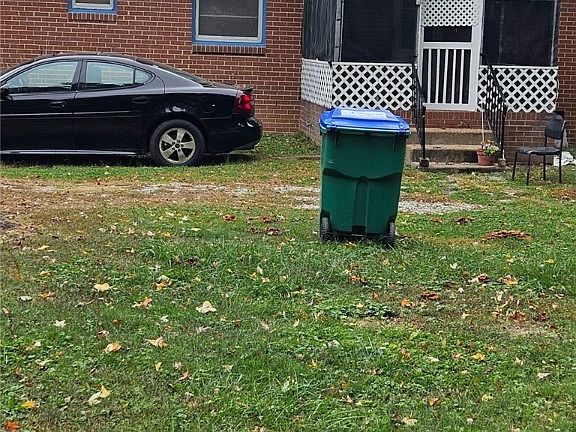 2nd image of 847 Faye St