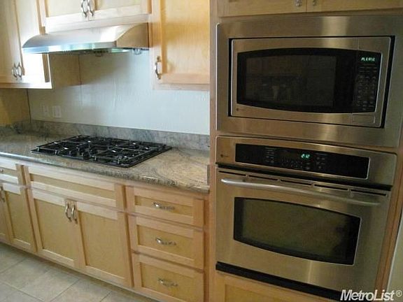 5th image of 940 Kings Canyon Dr