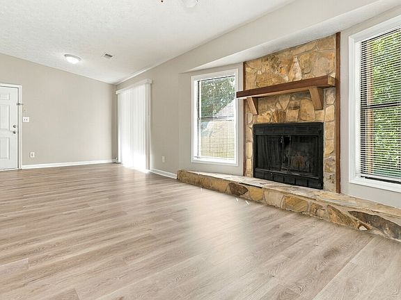 5th image of 3167 Taffy Ln
