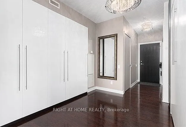 33 Charles St E #2903 — Photo 15