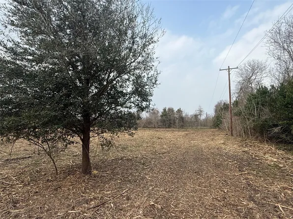 11 County Road 30, Angleton, TX 77515