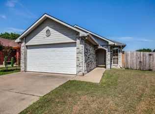 3146 Timber Creek Dr, Grand Prairie, TX 75052