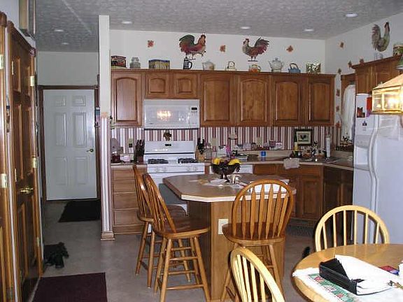 4th image of 110 Woodland Hills Dr #D