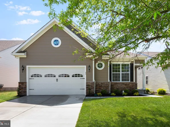 22 Woodfield Cir, Pemberton, NJ 08068