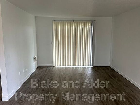 3rd image of 3881 NE 152nd Ave