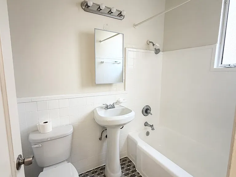619 S Normandie Ave #16 — Photo 4