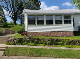 305 W State St, Mount Carroll, IL 61053