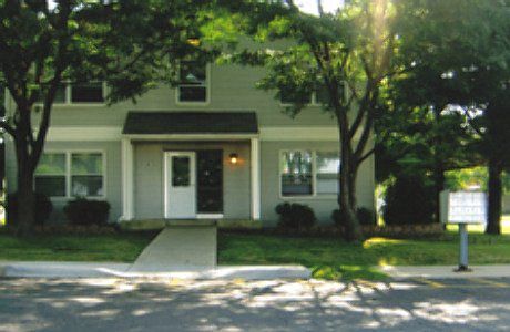 2nd image of 520-532 W Elm St #1