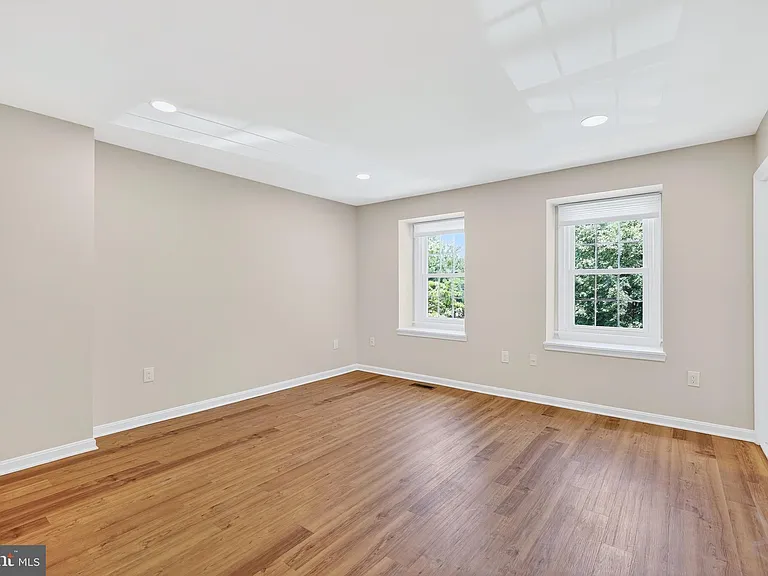 7306 Eggar Woods Ln — Photo 17