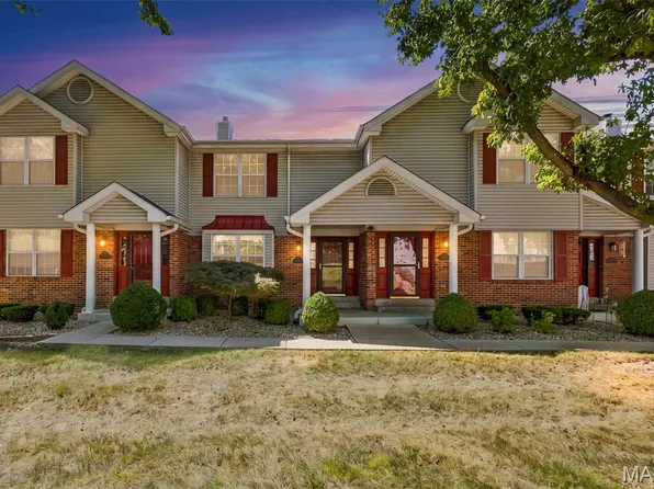 1710 N Wisteria Dr Unit 2, Saint Charles, MO 63303