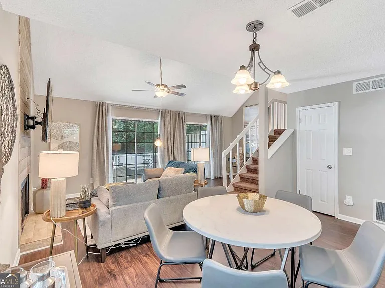 1114 Falling Water Dr SE — Photo 11