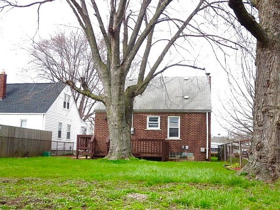 3rd image of 15845 Hanover Ave
