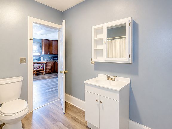 3rd image of 85 Fairview Pl #2