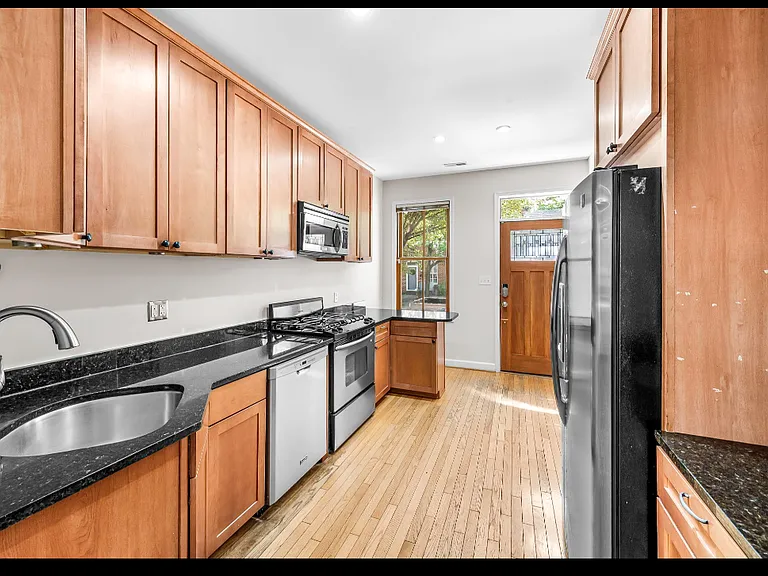 1346 Towson St — Photo 7