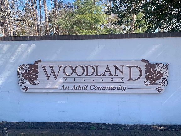4th image of 25 E Woodland Ave #B25