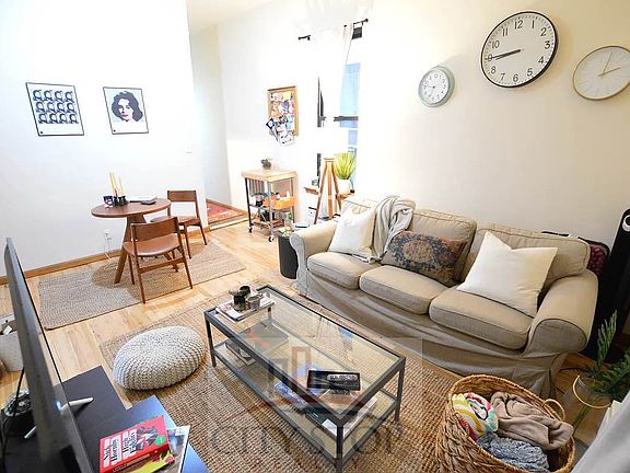 4th image of 101 W 77th St APT 1A
